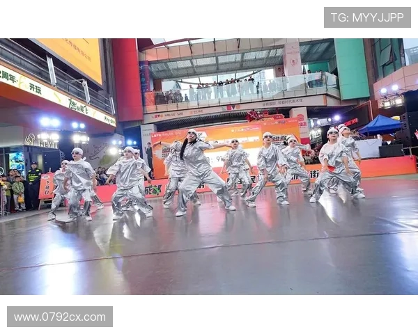 滑板精英赛回顾成都街舞队个人能力的精彩表现与分析