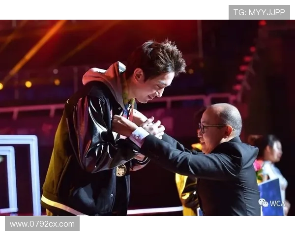 维罗纳与利沃诺激战正酣比分揭晓引发球迷热议