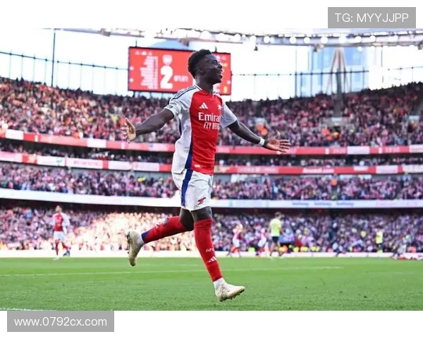 萨卡的崛起之路：从青训小将到英超明星的奋斗故事